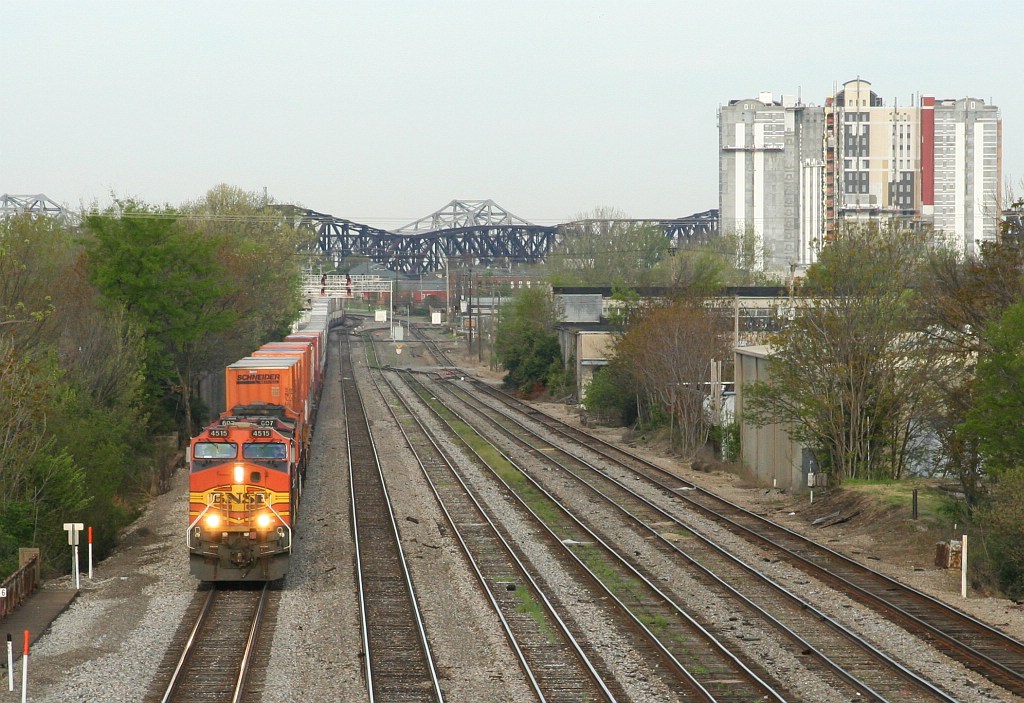 BNSF EB intermodal